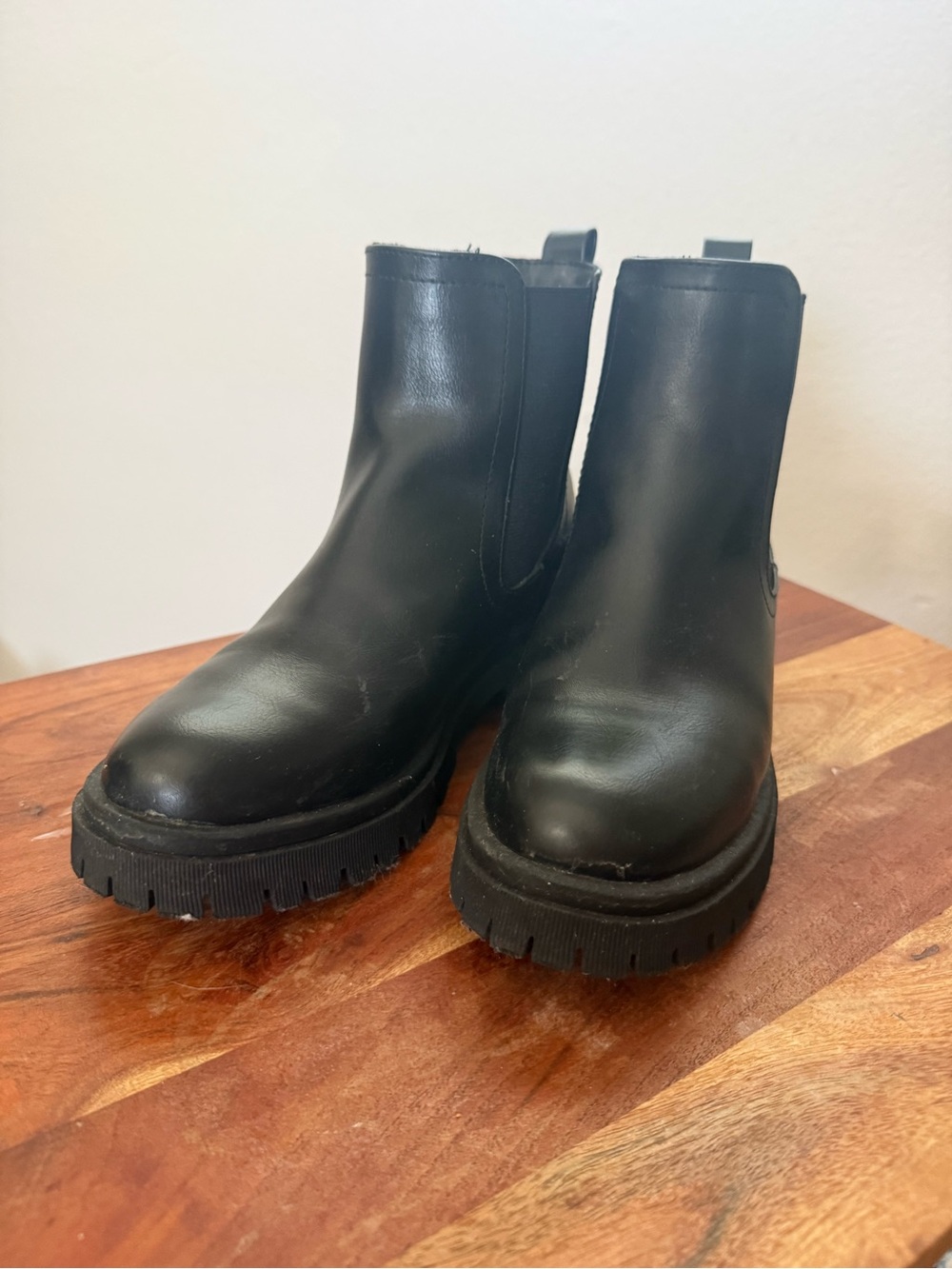 Old Navy Black Chelsea Lug Sole Ankle Boots